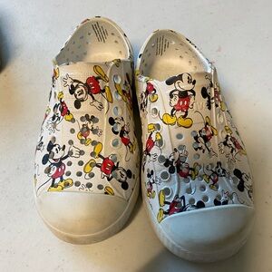 Native Disney Mickey shoes. Size C8